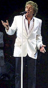 AGE hasn't wearied him . . . Rod Stewart doles out good feelings at the Brisbane Entertainment Centre. Picture: Adam Ward