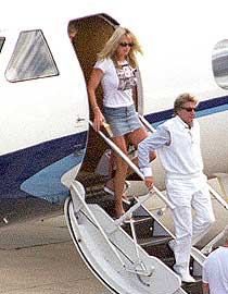 Arriving in Sydney Jan 30th 2002